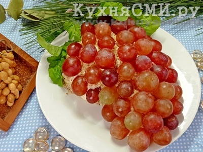 Салат с виноградом и курицей
